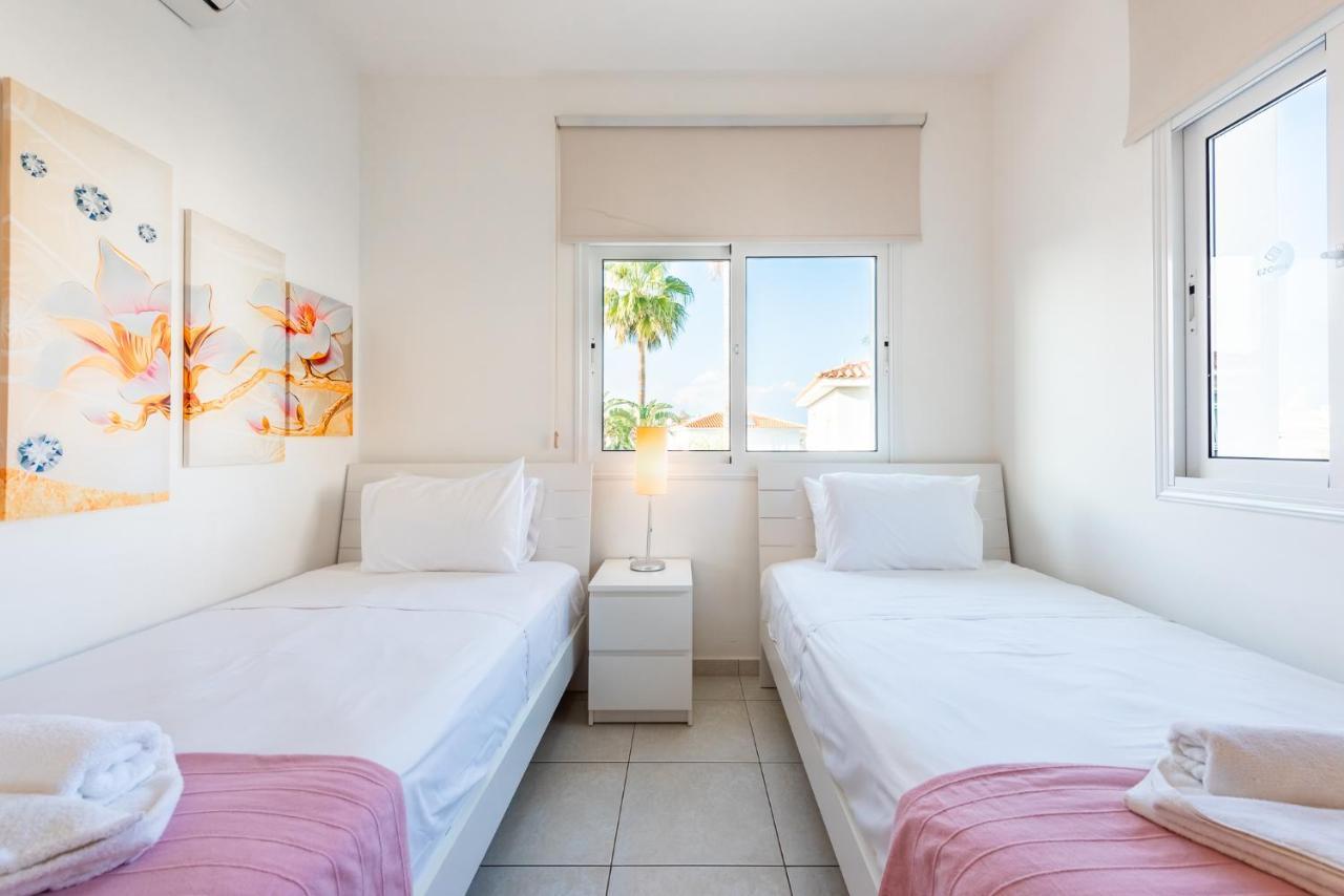 Villa Palm Breeze By Ezoria Villas Protaras Exterior photo